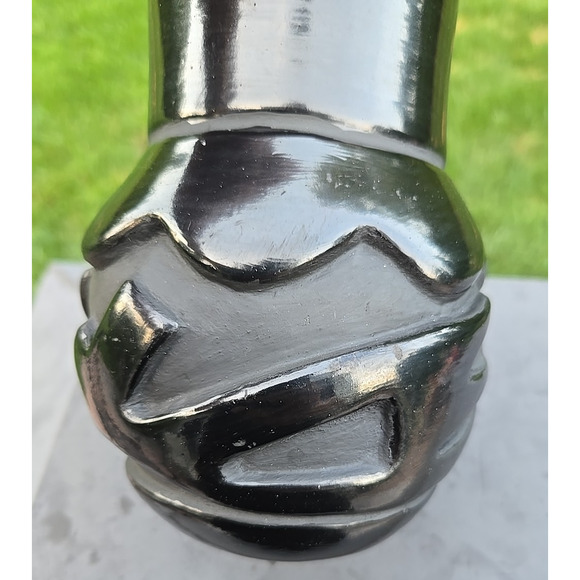 Santa Clara Pueblo Blackware Pottery Signed Madeline T. 7.2" Avanyu Excellent - Picture 10 of 16